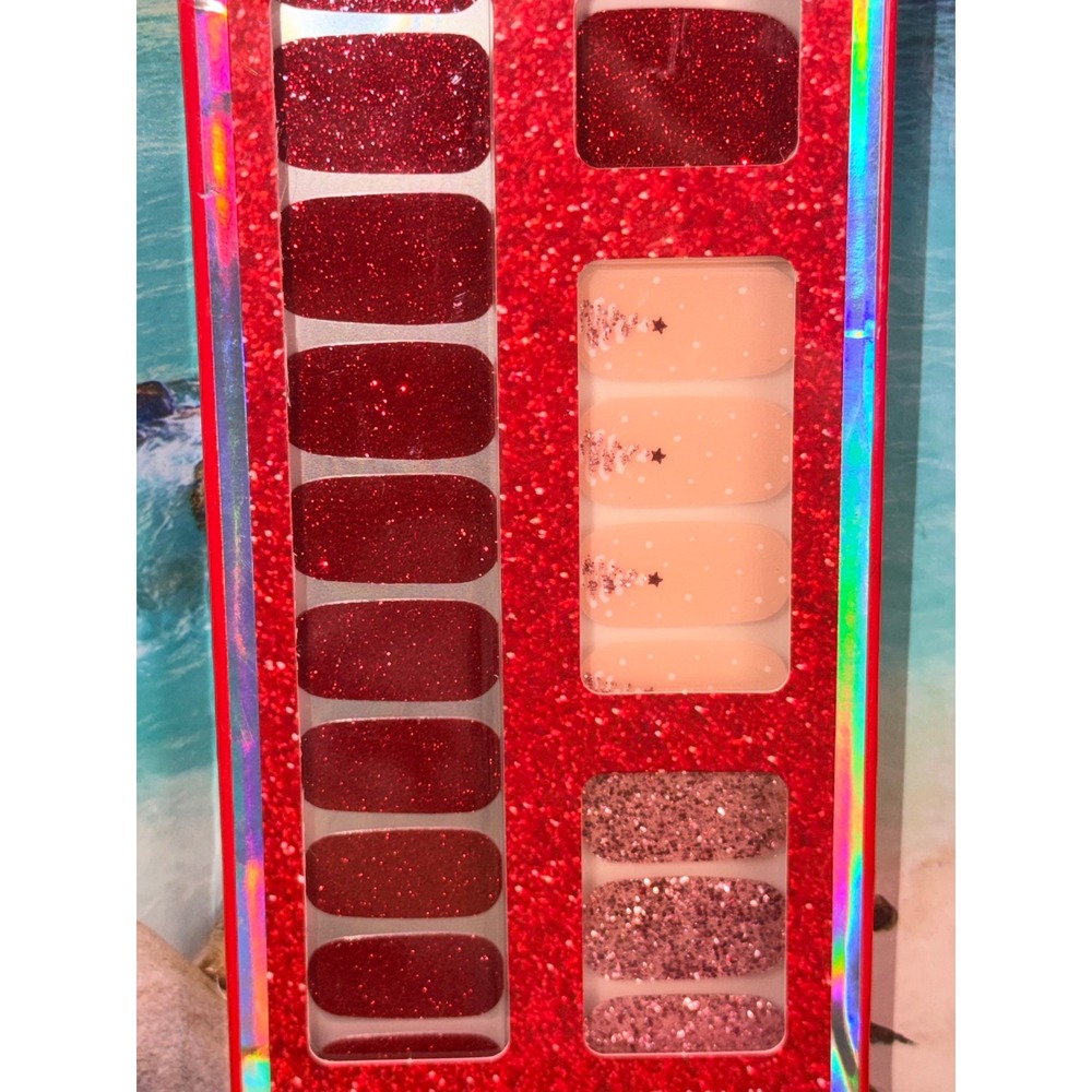 Dashing Diva Gloss Ultra Shine Gel Nail Strips GS779 Holiday Best Red Glitter